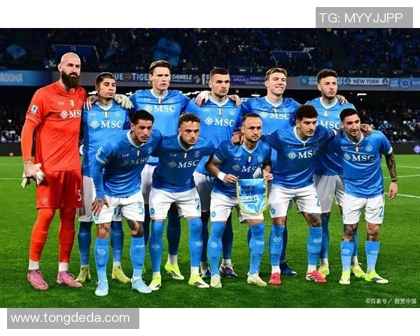 足总杯激战:那不勒斯与切尔西战成平局精彩瞬间引发全场热烈反响